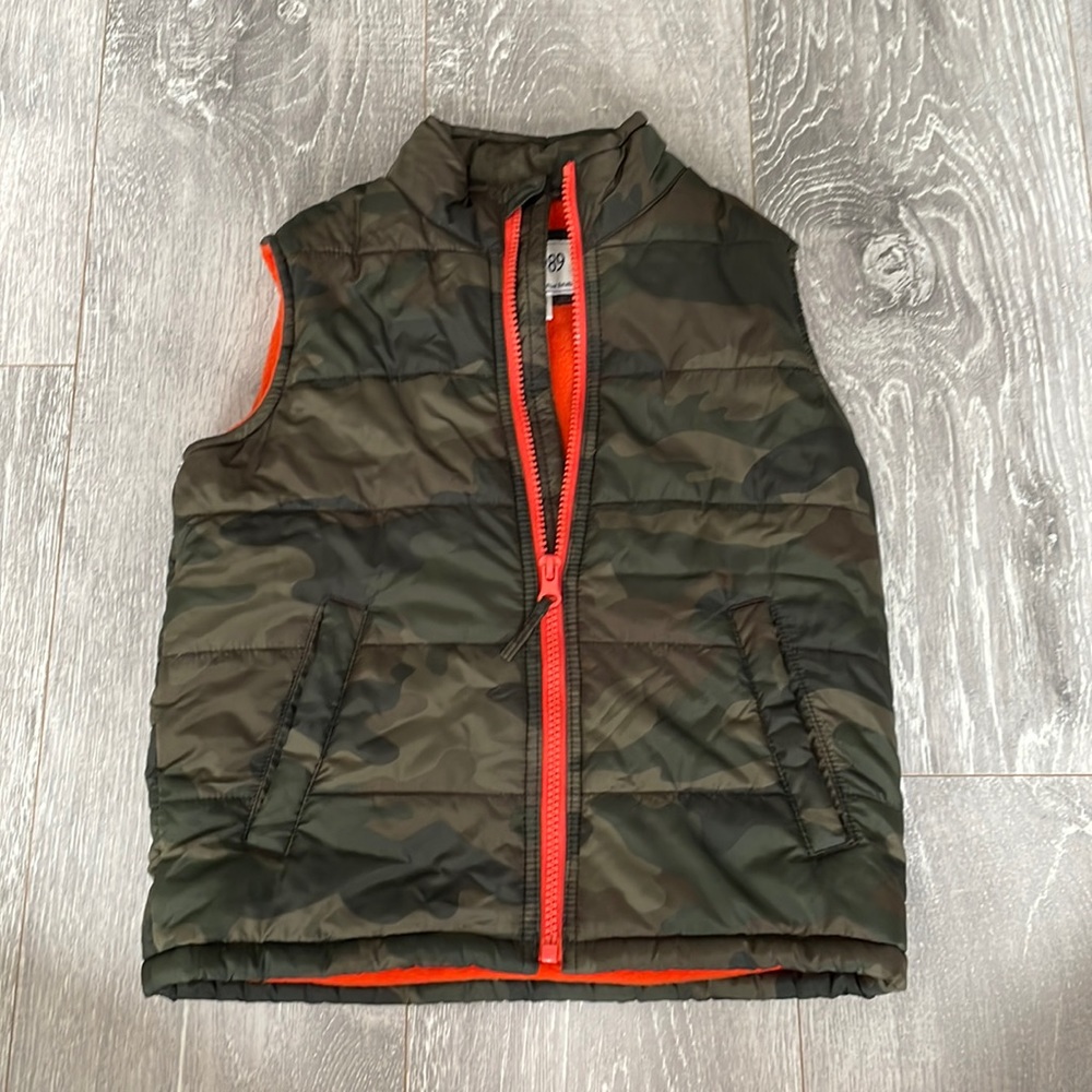 Boys size 4T puffer vest from Childrens Place